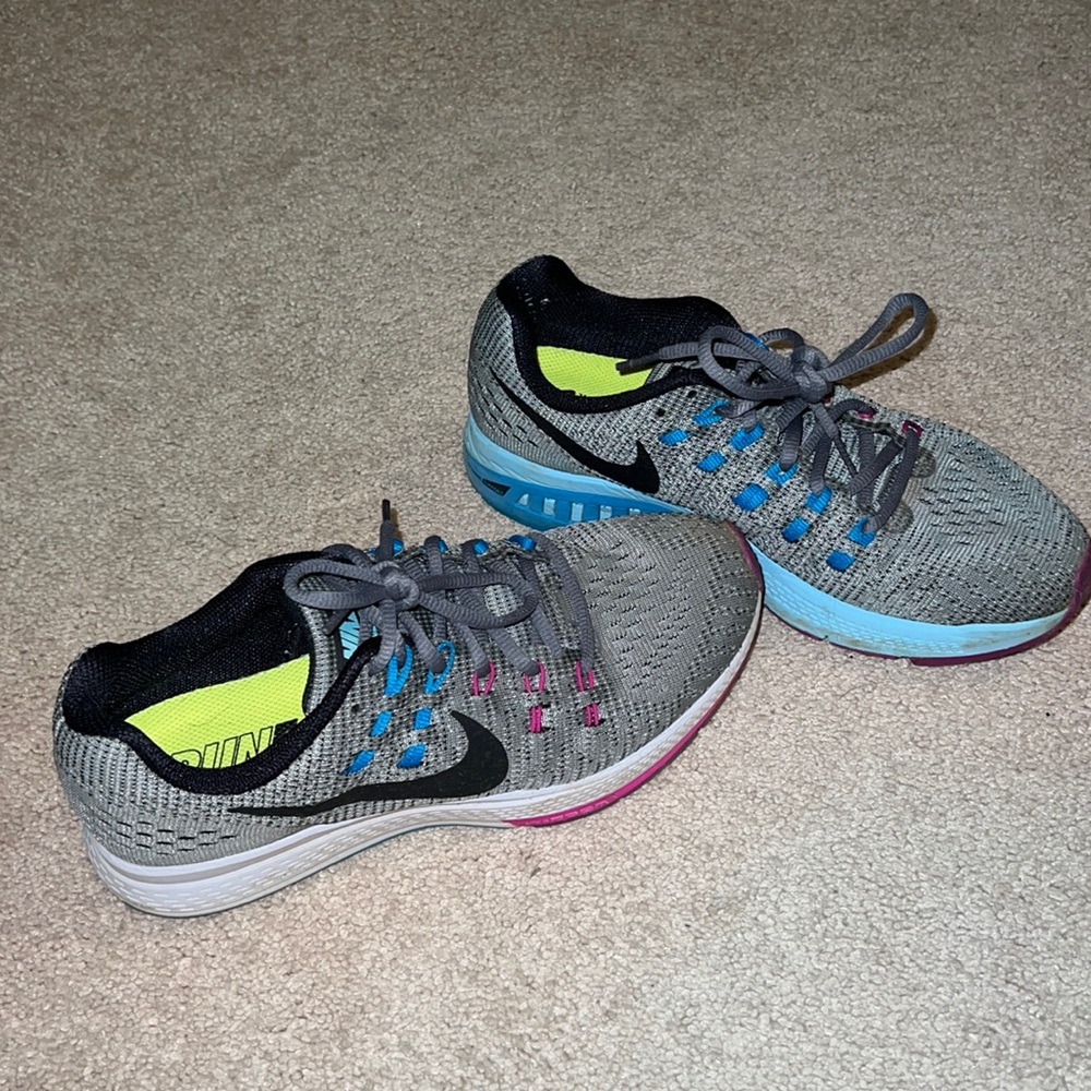 Nike Women’s Zoom Structure 19 Tennis Shoes